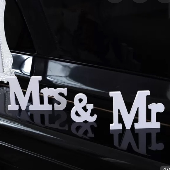 ! Mr & Mrs wood decor - Picture 3 of 5